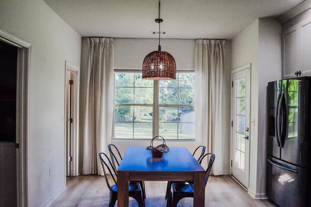 Photo 8 of 3 Bed. Downtown Designer Den w/ WiFi & AC in Amazing Greer NEAR AIRPORT