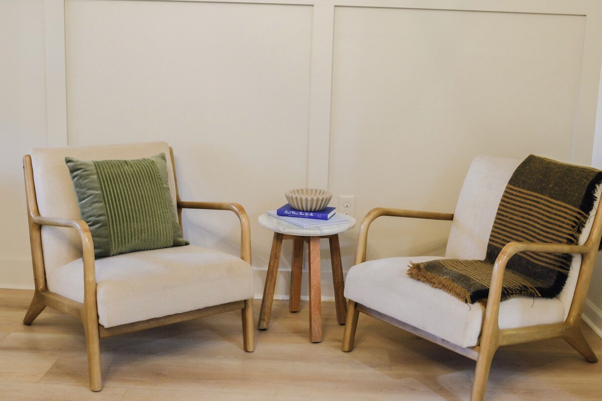 Photo 16 of 3 Bed. Downtown Designer Den w/ WiFi & AC in Amazing Greer NEAR AIRPORT