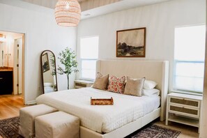 3 bedrooms, WiFi, bed sheets - 3 Bed. Downtown Designer Den w/ WiFi & AC in Amazing Greer NEAR AIRPORT (Greer)