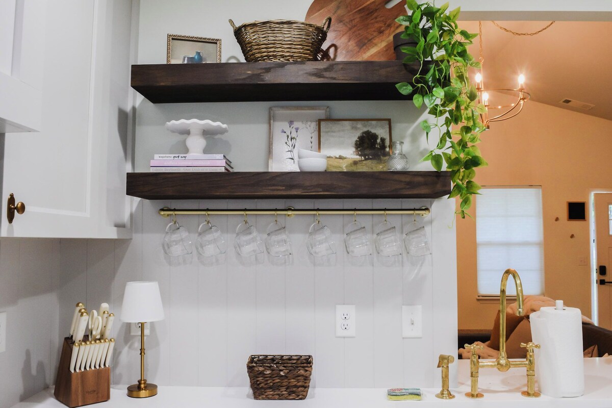 Photo 7 of 3 Bed. Downtown Designer Den w/ WiFi & AC in Amazing Greer NEAR AIRPORT