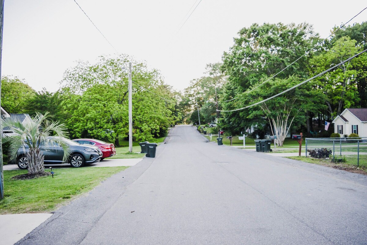Photo 31 of 3 Bed. Downtown Designer Den w/ WiFi & AC in Amazing Greer NEAR AIRPORT