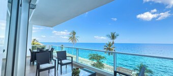 Atabey 4B - Ocean Front 2BR Apartment+ pool+wifi+parking