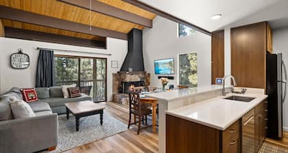 The Ideal Retreat - Tahoe, Tennis, Swimming Pool, & More