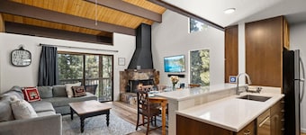 The Ideal Retreat - Tahoe, Tennis, Swimming Pool, & More