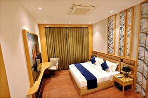 Deluxe tweepersoonskamer, uitzicht op de stad | Gratis wifi