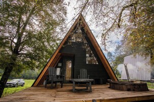 Berço de viagem, Wi-Fi de cortesia, roupa de cama