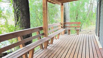 Family Cabin, River View | Terrace/patio