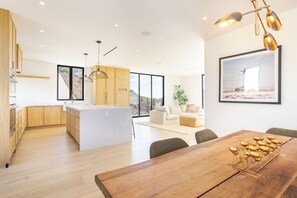 Interior - Malibu 3-bedroom contemporary home in heart of wine country. (Malibu)