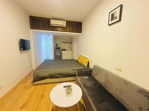 Dobbeltrom – deluxe, balkong | Skrivebord og wi-fi (inkludert)