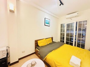 Deluxe Double Room, Balcony | Desk, free WiFi - Thao Le Homestay Ha Noi (Hanoi)