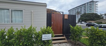 Orewa Kiwi Cabins - Kereru Cabin