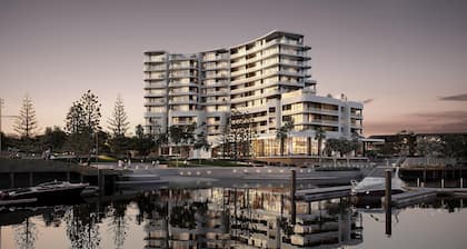Crowne Plaza Shell Cove Marina
