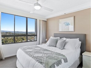 2 slaapkamers, een strijkplank/strijkijzer, gratis wifi, beddengoed