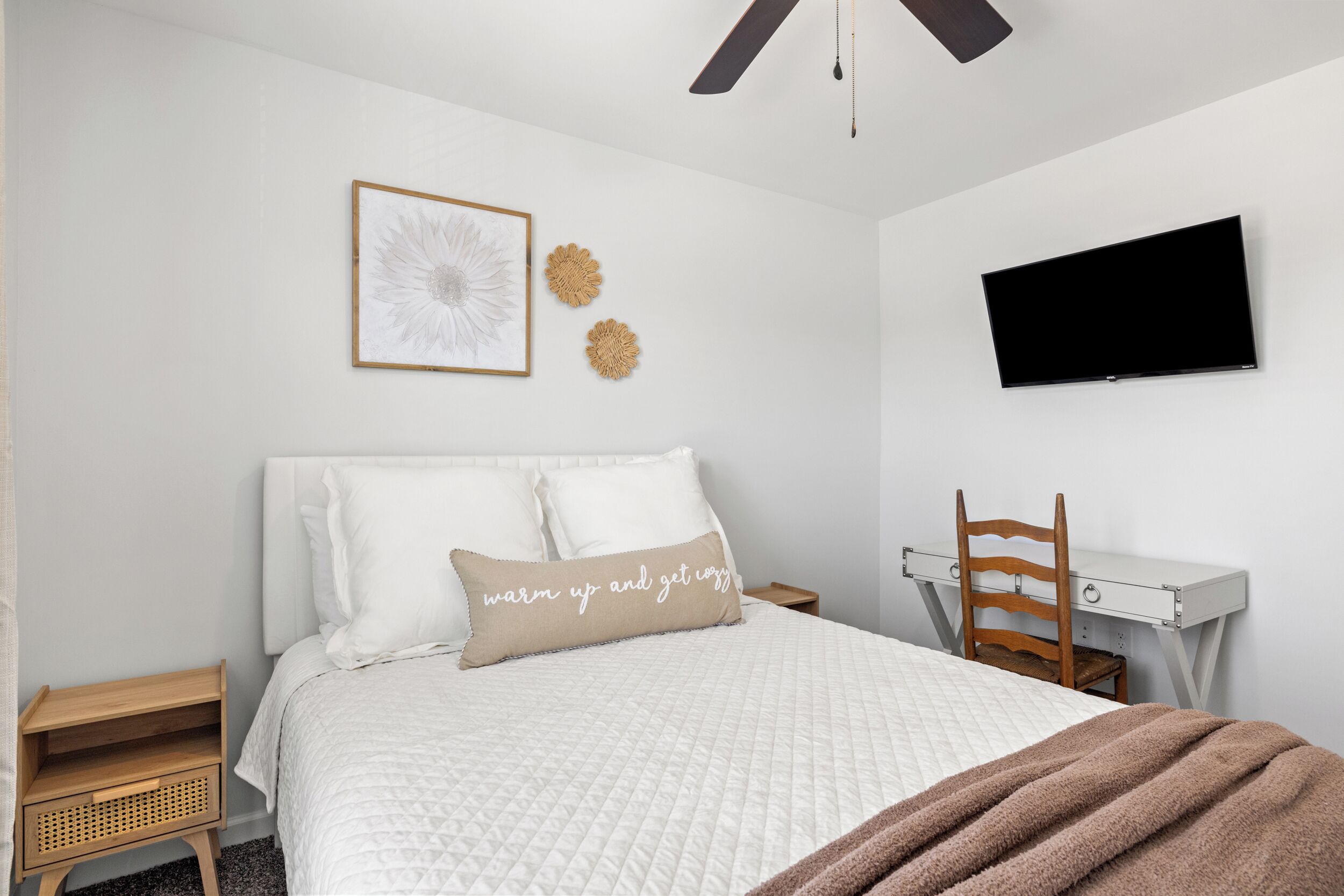 2 bedrooms, desk, iron/ironing board, WiFi (free)