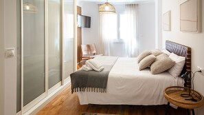 3 soverom, skrivebord, strykejern/-brett og wi-fi (inkludert)