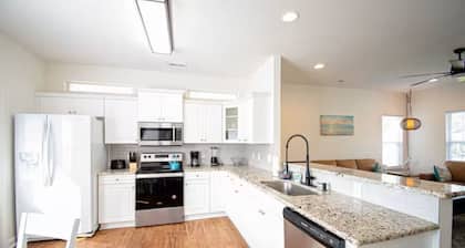 amily Fun~ Dog Friendly~ Home with Pool Access!