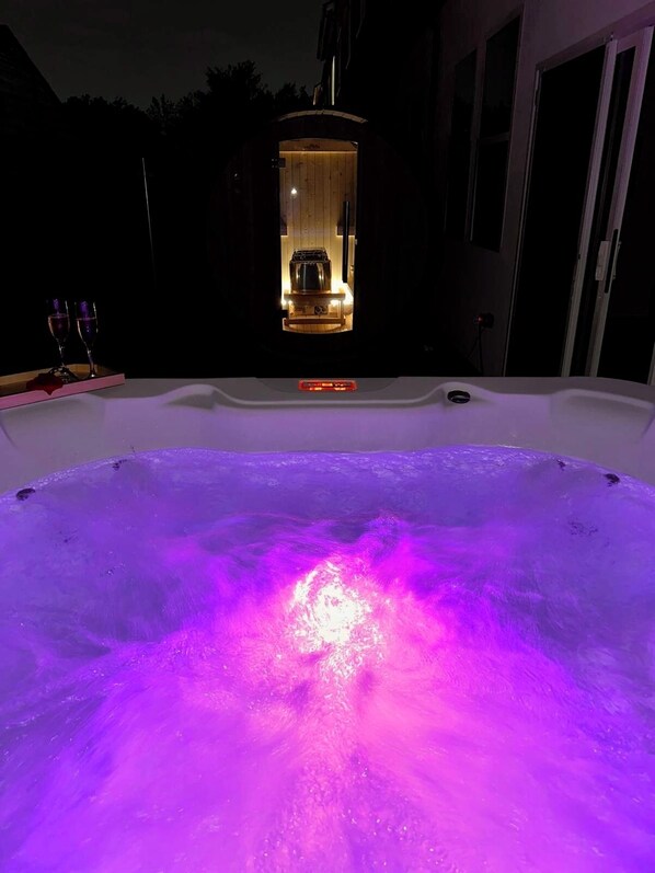 Bain à remous extérieur