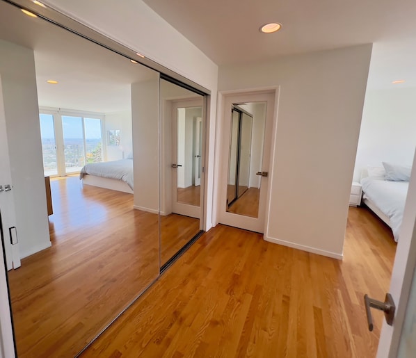 3 bedrooms, desk, iron/ironing board, WiFi