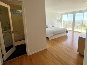 3 Schlafzimmer, Schreibtisch, Bügeleisen/Bügelbrett, WLAN