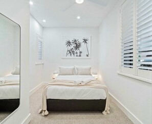 3 makuuhuonetta, silitysrauta/-lauta, vauvan matkasänky, Wi-Fi