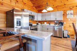 Fridge, microwave, oven, stovetop - "New" Cozy Family Retreat! Beautiful Mountain Views! Hot tub! Arcade! (Sevierville)