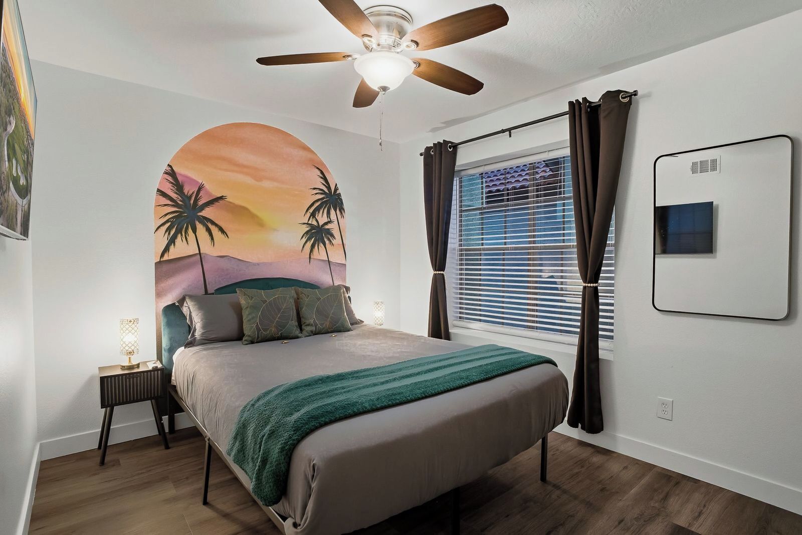 4 bedrooms, WiFi (free), bed sheets