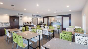 Free daily continental breakfast