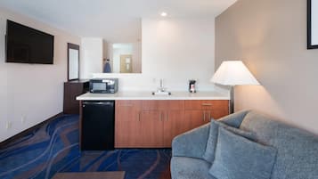 Standard Room, 1 King Bed with Sofa bed, Non Smoking