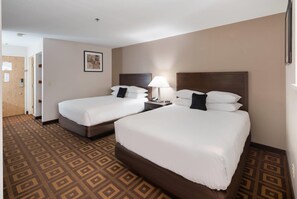 ห้องพัก, เตียงควีนไซส์ 2 เตียง, ปลอดบุหรี่ (Efficiency) | ผ้าม่านกันแสง, ห้องเก็บเ สียง, เตารีด/โต๊ะรีดผ้า, Wi-Fi ฟรี