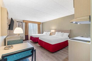 Escritorio, wifi gratis y ropa de cama 