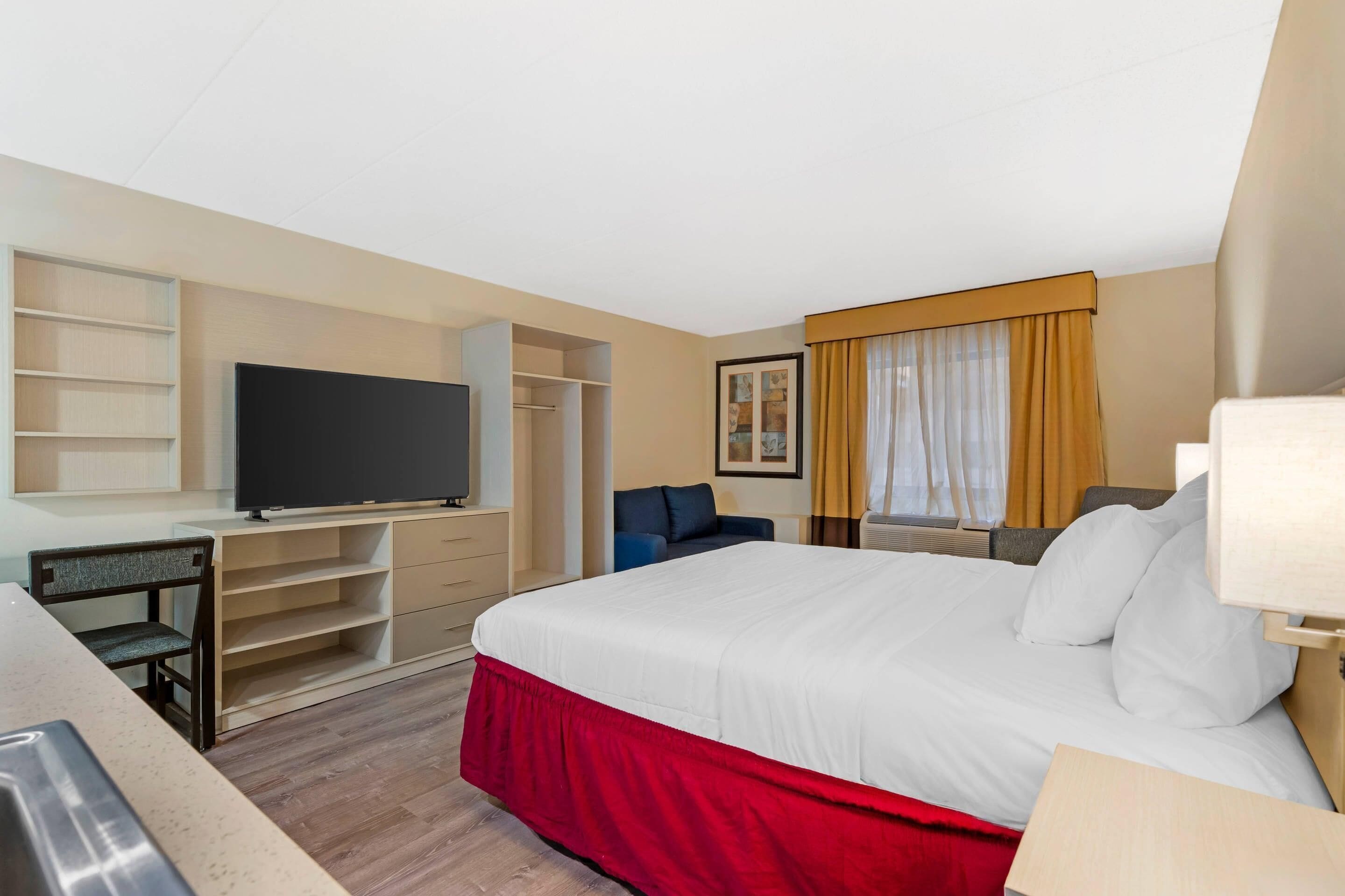 مكتب وواي فاي مجانًا وملاءات أسرّة