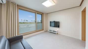 Basic-Zimmer, 1 Schlafzimmer (102 (Ocean View / DOGS ONLY)) | 1 Schlafzimmer, kostenloses WLAN