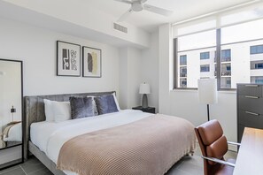 2 quartos, ferros/tábuas de passar roupa, Wi-Fi, roupa de cama