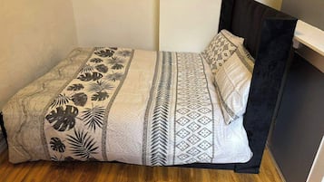 2 bedrooms, bed sheets
