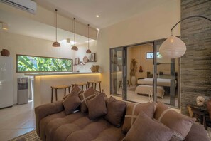 Een televisie en een kantoor