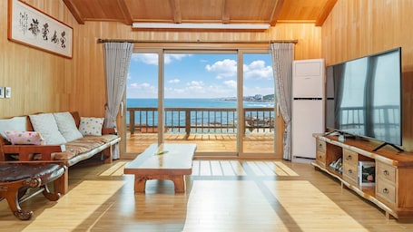 Exterior. Gyeongju Happy Dream Ocean View Pension