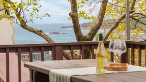 Basic-Zimmer, 1 Schlafzimmer (Queen Seondeok Room(Ocean View/BBQ))