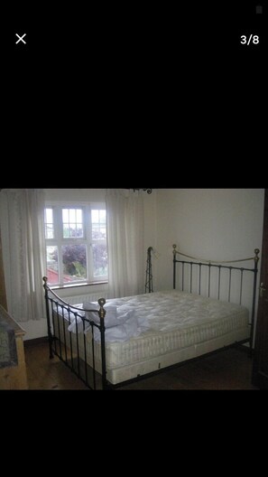 5 bedrooms, WiFi, bed sheets