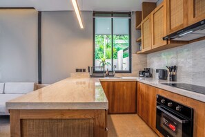 Private kitchenette - Titi House Villa By Betterplace (Ubud)