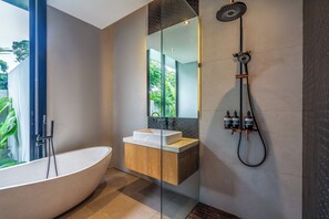 Deluxe Villa | Bathroom - Titi House Villa By Betterplace (Ubud)