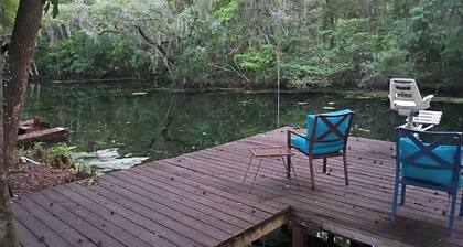 private dock Charming 2-bedroom house with WiFi, AC in peaceful Dunnellon