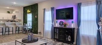 Vibrant Central HTX Vibes - NRG, Med-Center, TSU