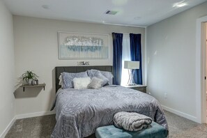 2 bedrooms, iron/ironing board, free WiFi, bed sheets