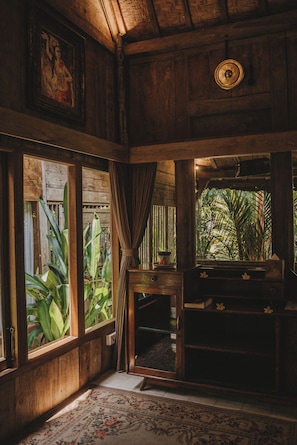 Comfort Bungalow, Garden View | 1 bedroom, in-room safe, desk, laptop workspace