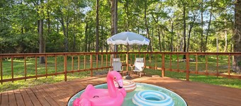 Spacious 5-bedroom house, sauna, pool, game room and speakeasy