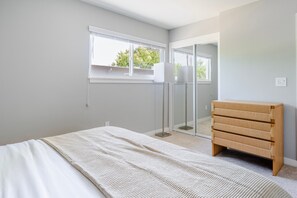 2 quartos, ferros/tábuas de passar roupa, Wi-Fi, roupa de cama