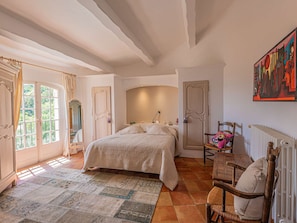 5 bedrooms, free WiFi