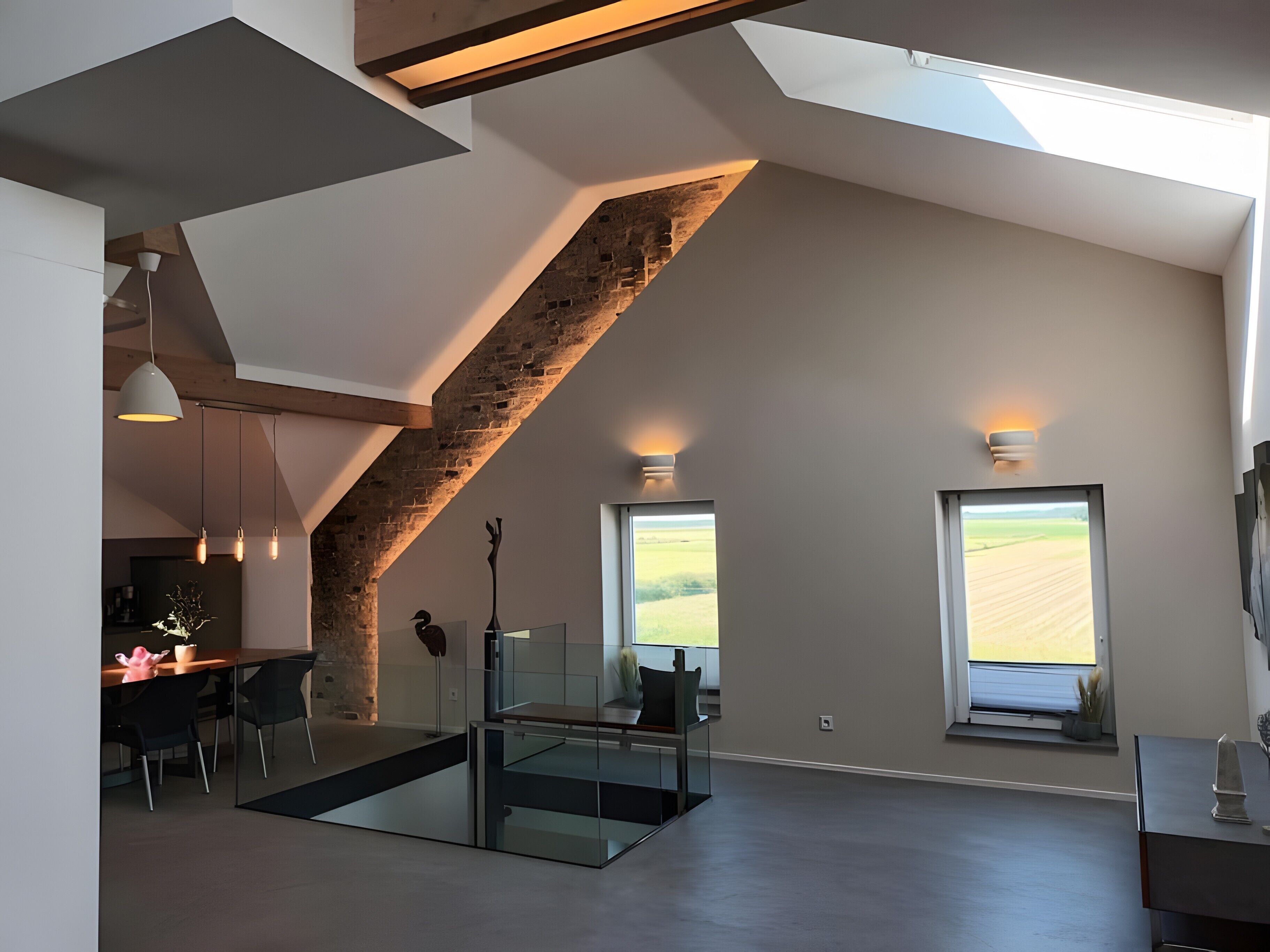 المنشأة من الداخل