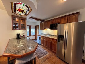 Fridge, microwave, oven, stovetop - Stay at our cozy pet friendly River Retreat on the banks of the Seneca River. (Baldwinsville)
