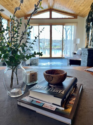 Stay at our cozy pet friendly River Retreat on the banks of the Seneca River.